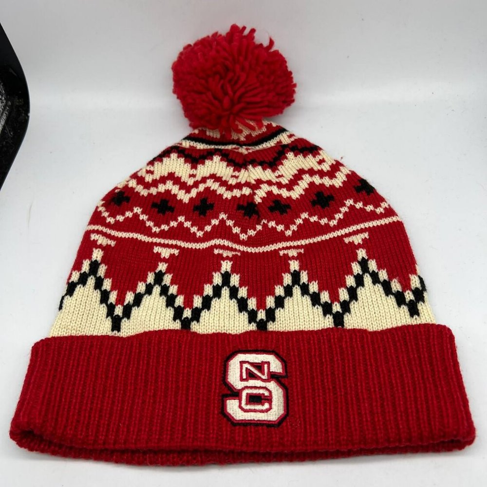 NC‎ State Wolfpack NCAA Adidas Hat Beanie Pom Pom Cap Red Men